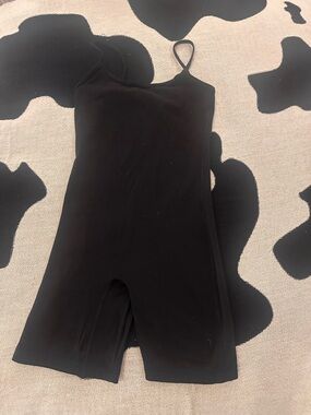 Aritzia Black One-Piece Romper 7” size xs